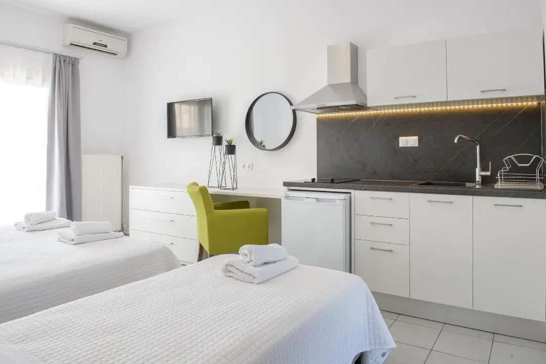 Hotel Papanikolaou Ierissos Exteriör bild