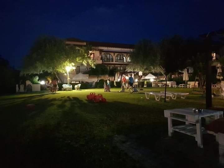Hotel Papanikolaou Ierissos Exteriör bild