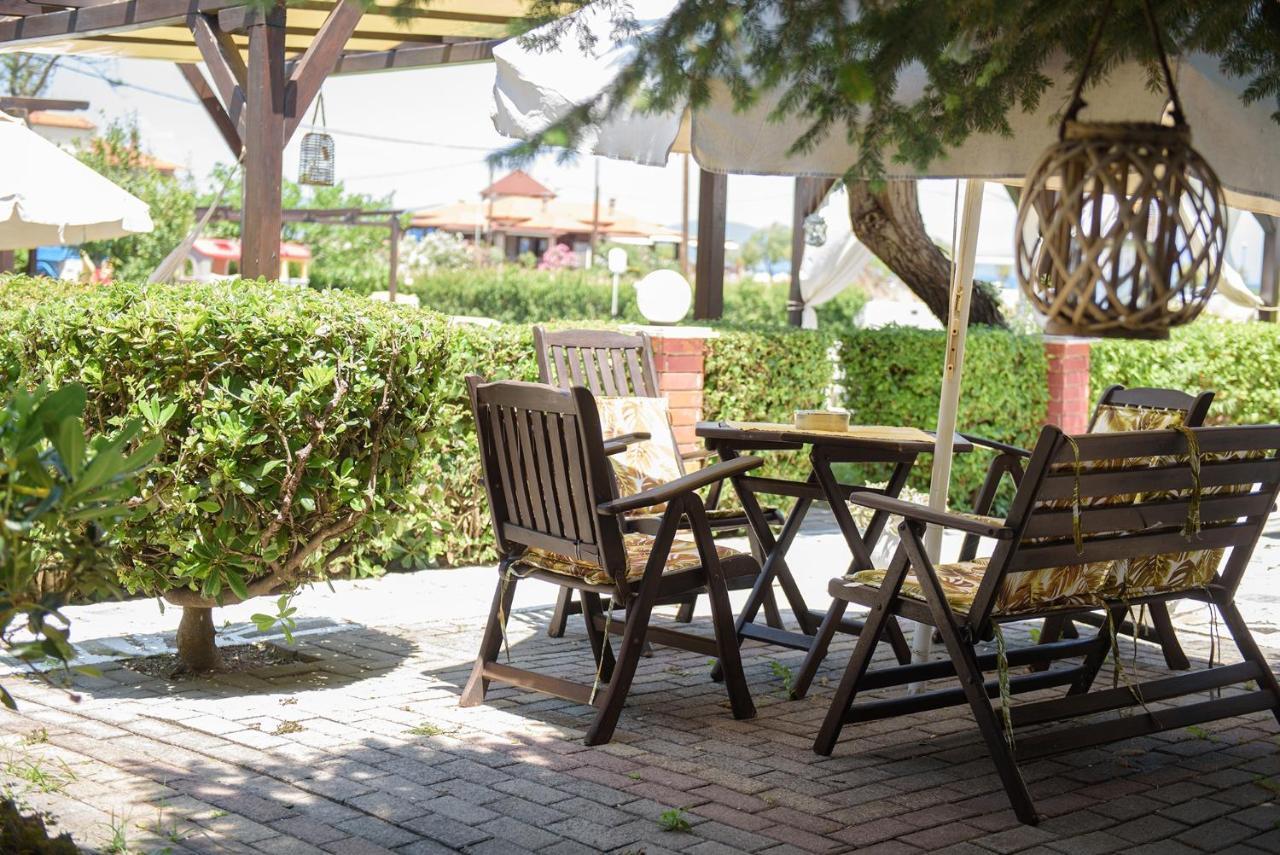 Hotel Papanikolaou Ierissos Exteriör bild